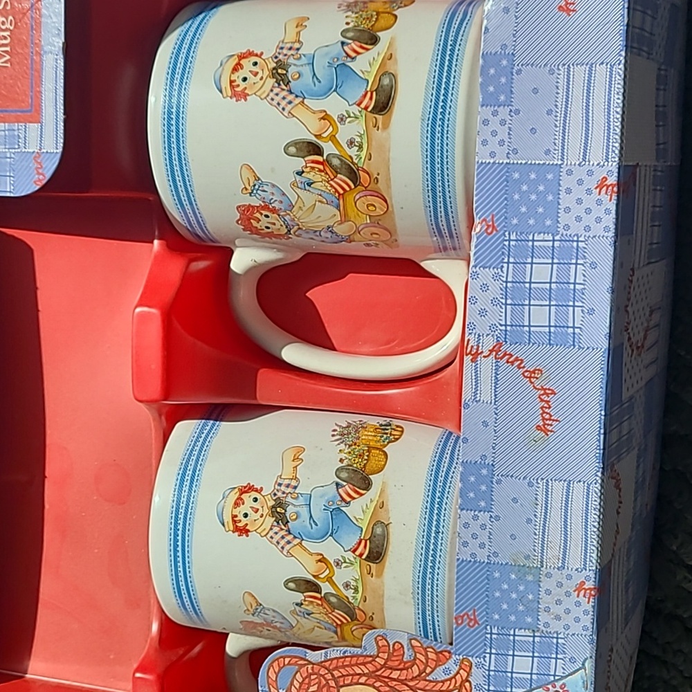 Vintage Raggedy Ann & Andy mug set - Picture 3 of 4
